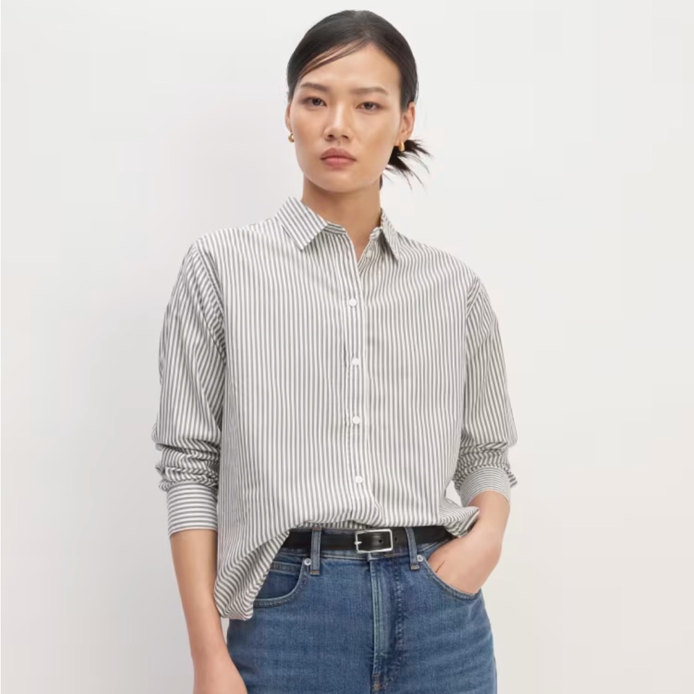 EVERLANE NWT The Must-Have Shirt in Silky Cotton, Grey/White, Sz 6